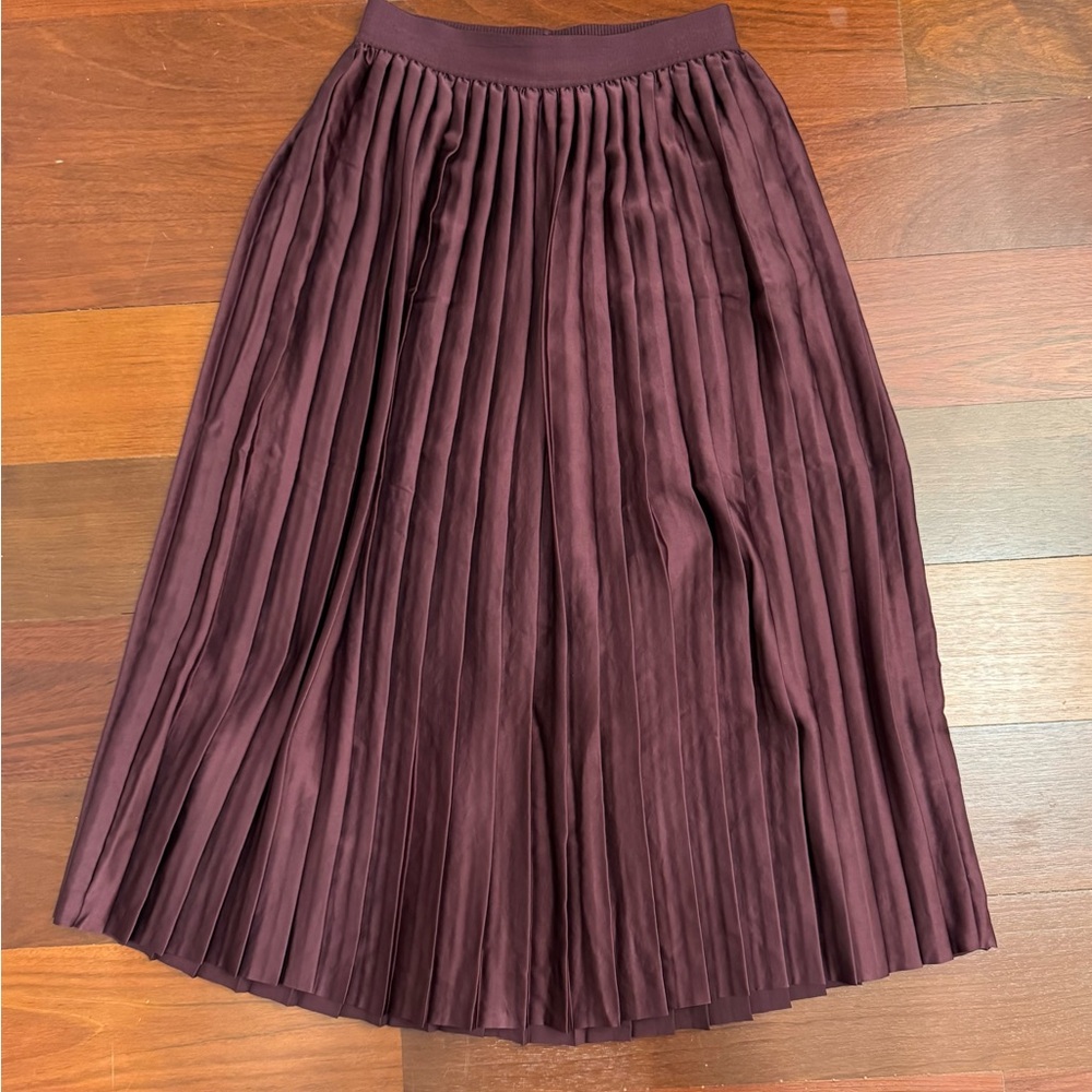 Lululemon Skirt Garnet Red Pleated Small Excellent condition Worn once!